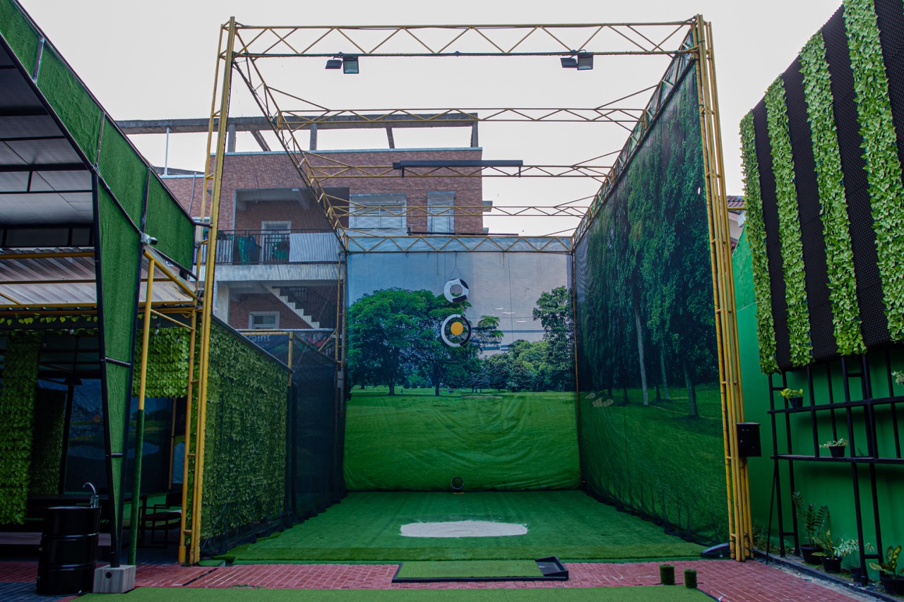 Golf Chip & Sand Bay Area - Fun Golf & Cafe, Golf Jababeka, Golf Lippo Cikarang, Belajar Golf, Simulator Golf